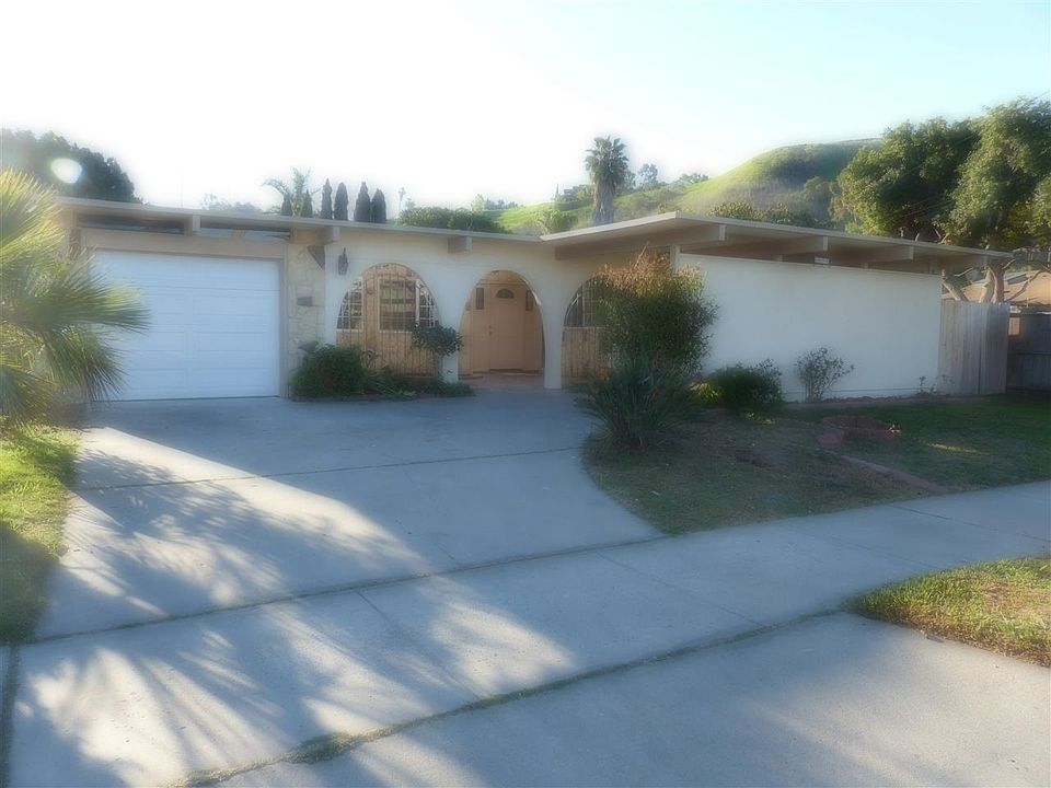 1st image of 3415 Las Vegas Dr
