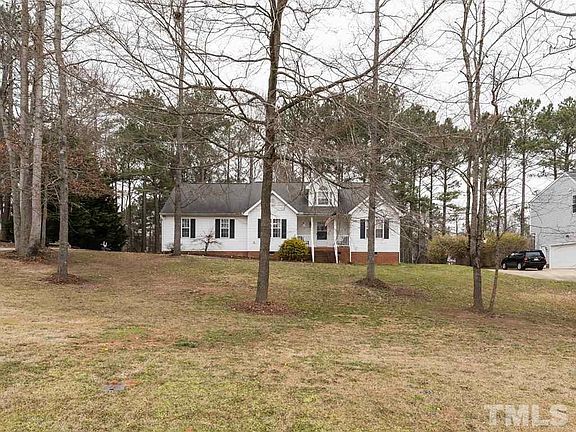 3rd image of 737 Raymond Dr