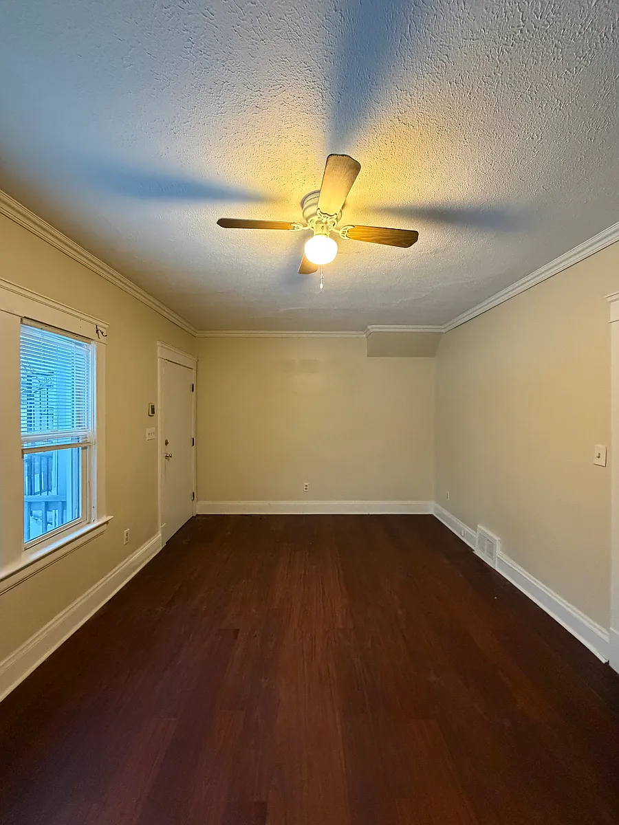 Building Photo - 10101 Dickens Ave #1