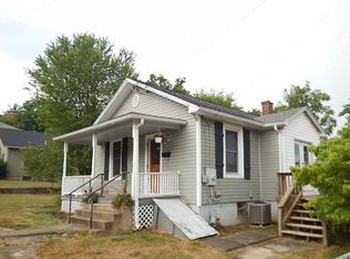 802 Robertson St, Staunton, VA 24401