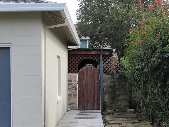 3rd image of 328 Dechene Avenue