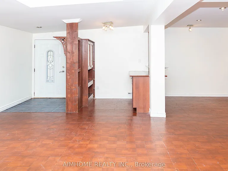 9890 Bayview Ave — Photo 7