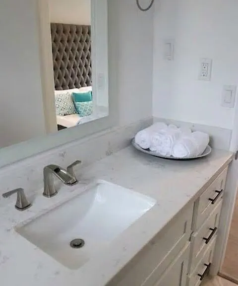8719 Yorktown Ave — Photo 15