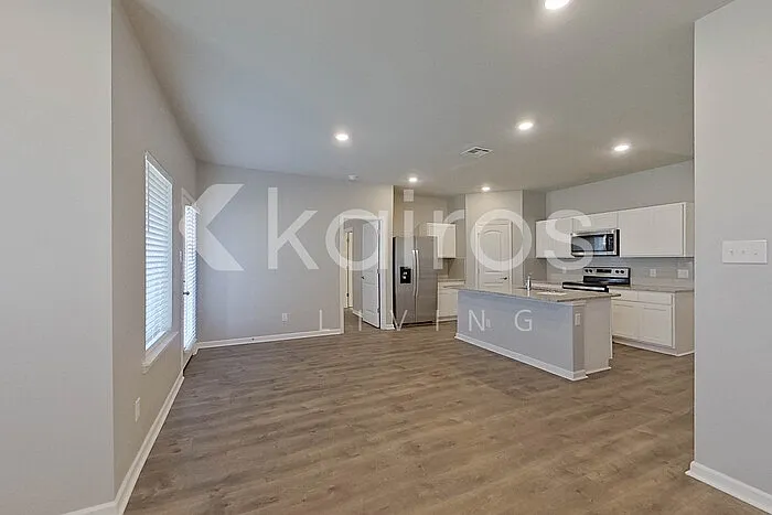 417 Mango Dr — Photo 3
