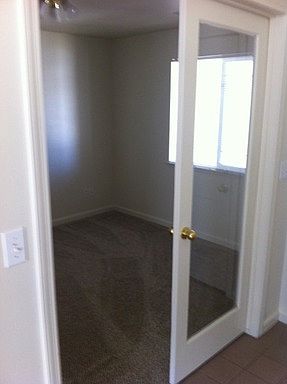 4th image of 1312 Windsor Dr