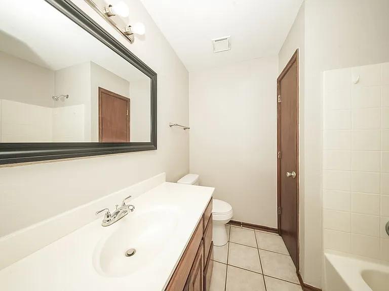 329 Ridge Bluff Dr — Photo 15