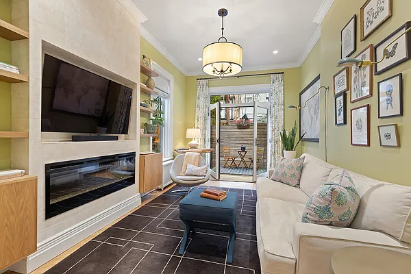 Sold by Compass | media 6