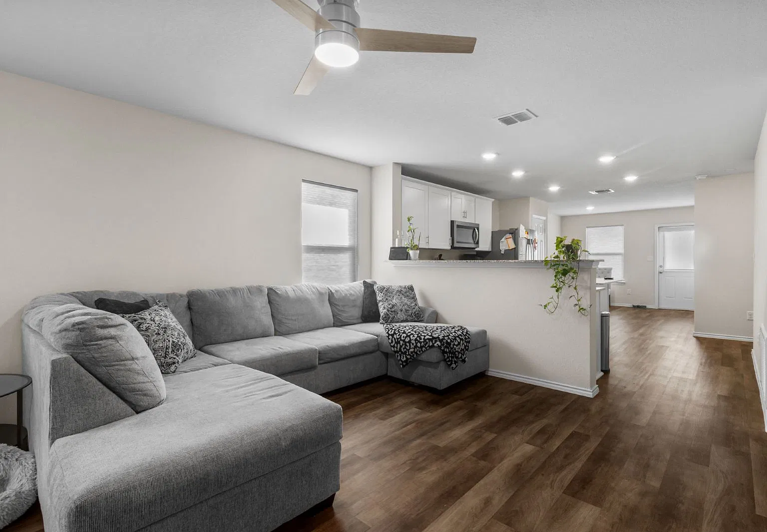 3 bed, 2.0 bath, 1512 sqft, $1,695 — Photo 4