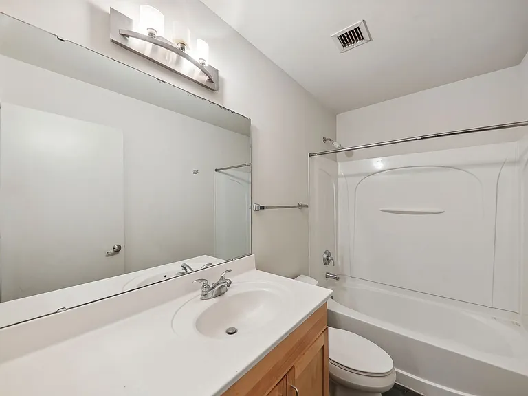 Stadium Loft Apartments — Photo 35