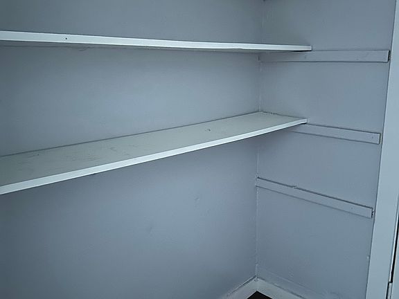5th image of 7103 Richfield Dr