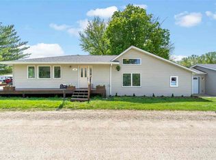 1704 Cedar St, Tipton, IA 52772