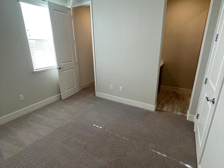 363 Pear Tree Ter #E — Photo 21