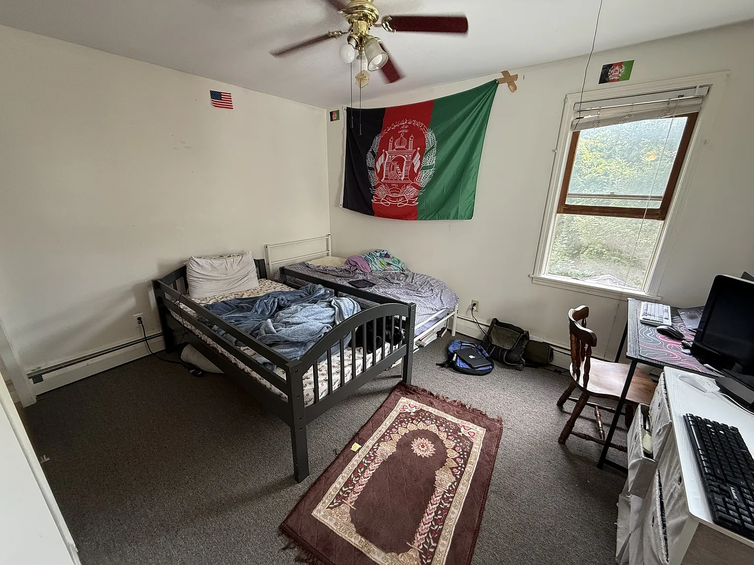 419 N Albany St (Leasing/Maintenance) - — Photo 2