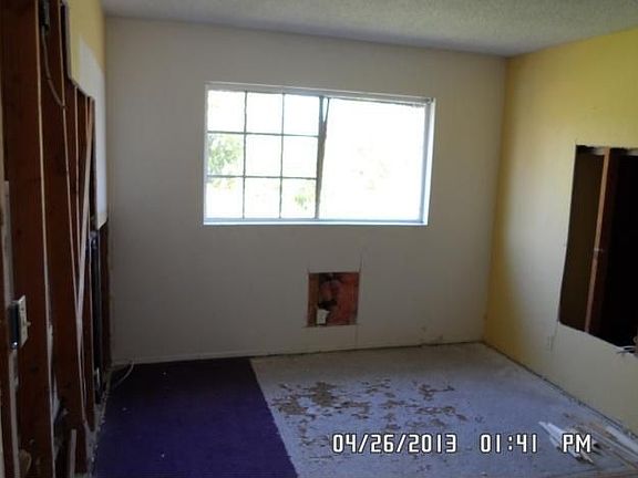 4th image of 2206 E 105th St