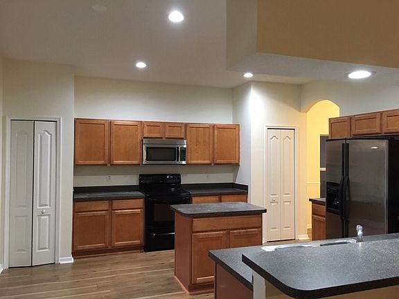 3rd image of 2821 Dover Glen Cir