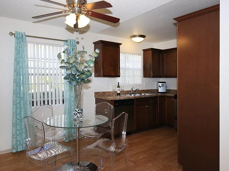 7614 Parkway Dr — Photo 44