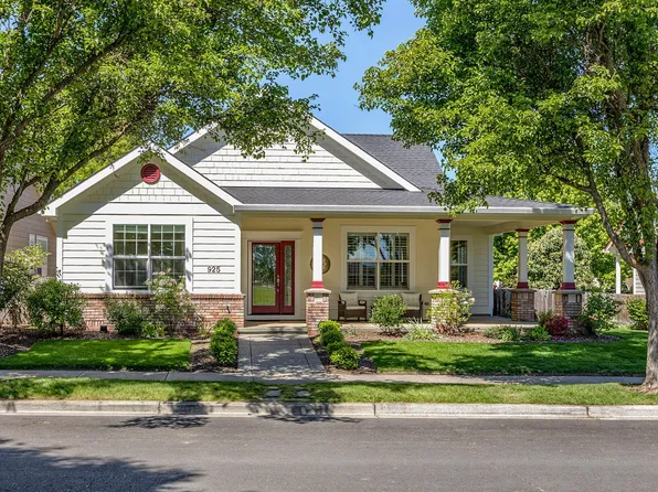 925 Rustler Peak St, Central Pt, OR 97502