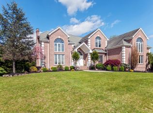 31 Beacon Hill Dr, Chester, NJ 07930