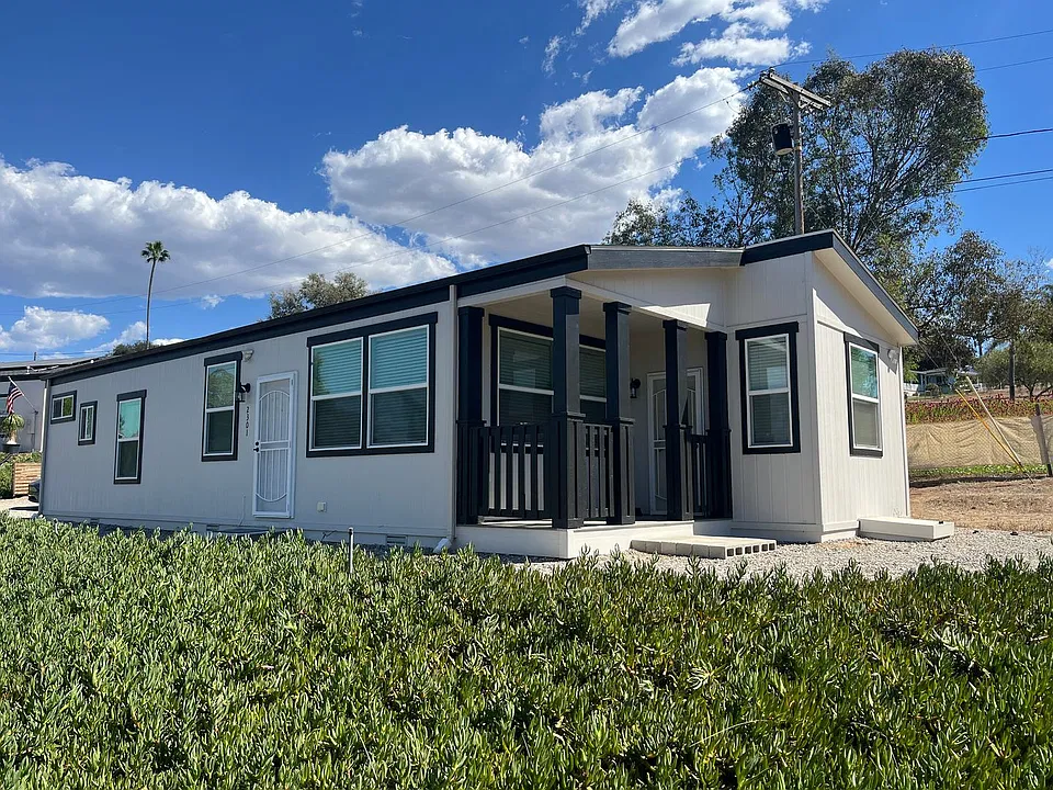 2301-3 Bautista Ave