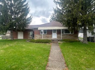 2898 William R St, Trenton, MI 48183