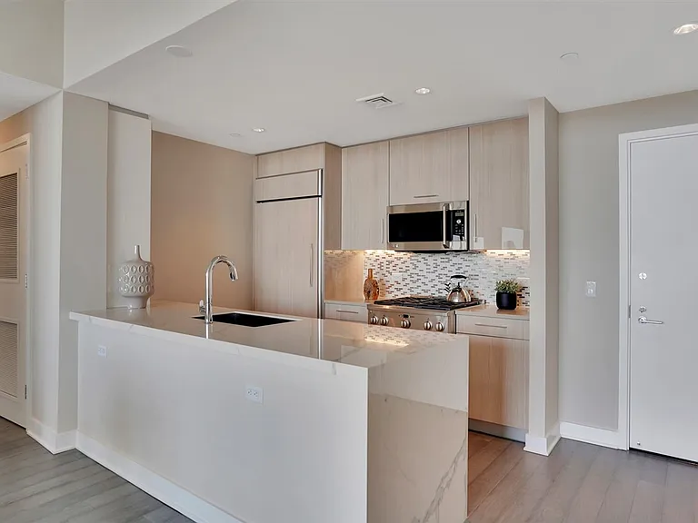 1200 Avenue At Port Imperial #417 — Photo 5