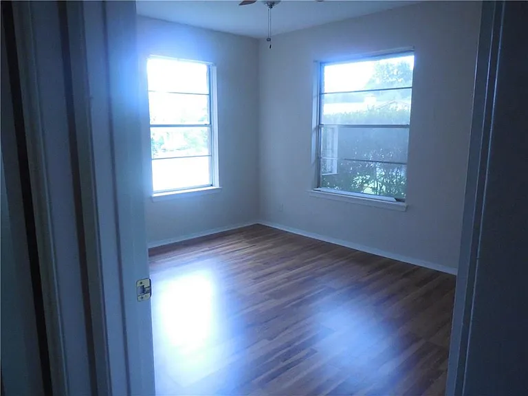 1100 Floradale Dr — Photo 7
