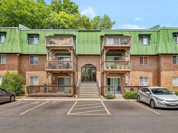 2003 Tall Oaks Dr APT 2B, Aurora, IL 60505