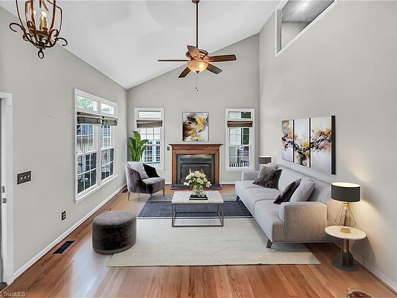 2nd image of 22 Irving Park Ln