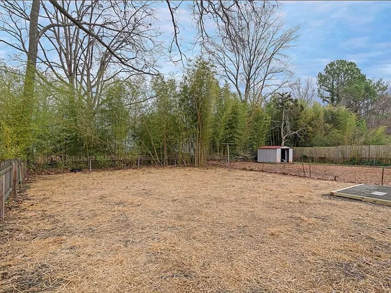 430 Marion Rd — Photo 10