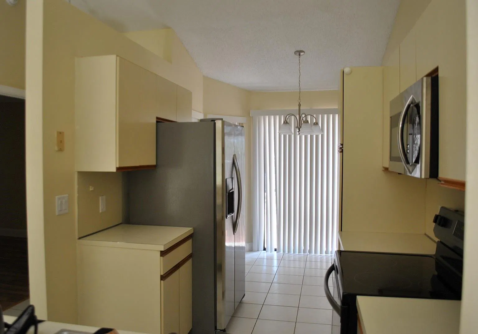 2 bed, 2.0 bath, 1096 sqft, $2,400 — Photo 3