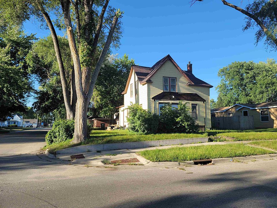 752 Dawson St, Waterloo, IA 50703 Zillow
