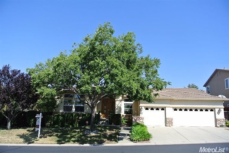 1st image of 2552 Clubhouse Dr