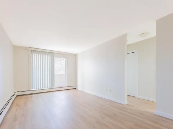11820 88th St NW #206, Edmonton, AB T5B 3R8