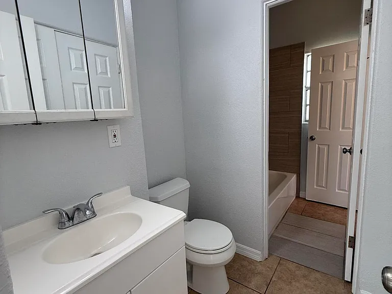 420 N Fiske Blvd — Photo 23