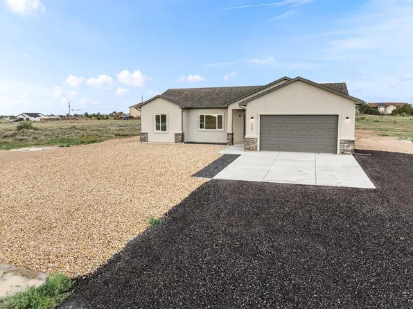 1247 N Saltbush Ln, Pueblo West, CO 81007