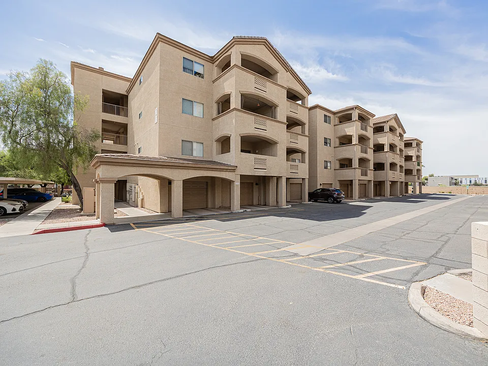 920 E Devonshire Ave #4003