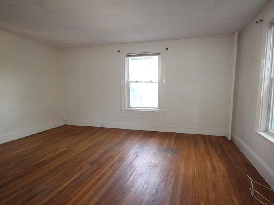 31 Acton St #1