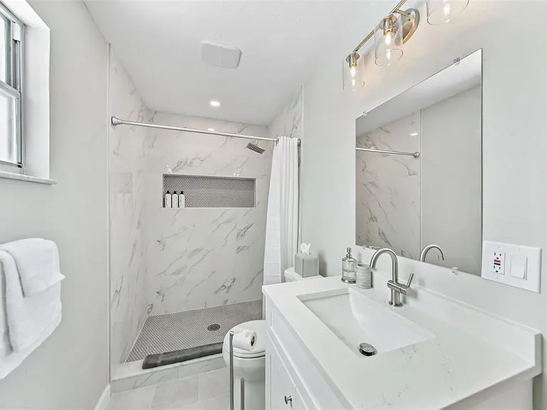7113 Regina Dr — Photo 8