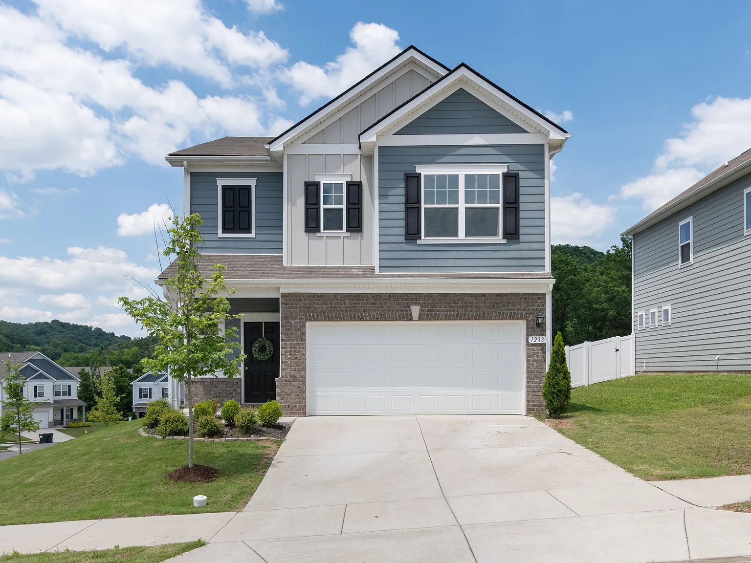 3 bed, 2.5 bath, 2109 sqft, $2,500 — Photo 1
