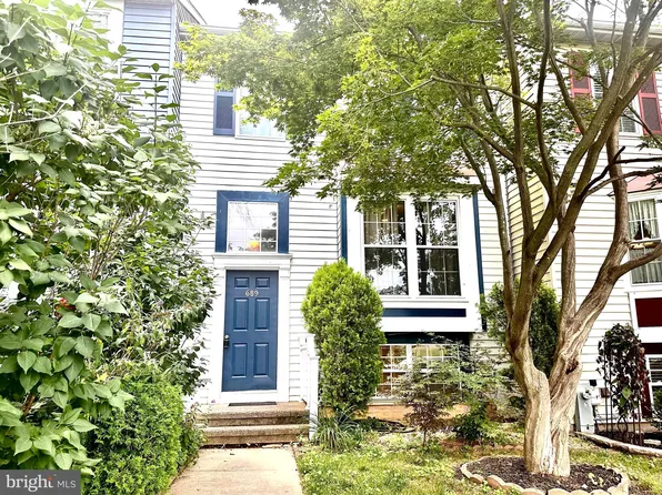 689 Clearview Ave, Hampstead, MD 21074