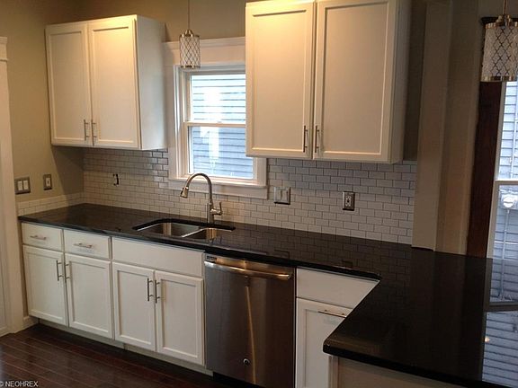 3rd image of 1516 Westwood Ave