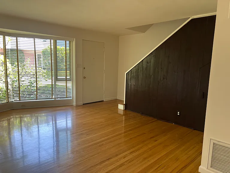 1317 Lucile Ave #7 — Photo 6
