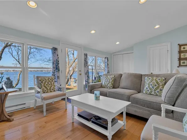 41 Jackson Ave, Riverside, RI 02915