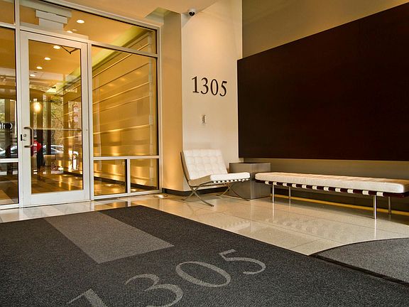 3rd image of 1305 S Michigan Ave #Gu134