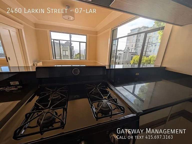 2460 Larkin St #7 — Photo 11