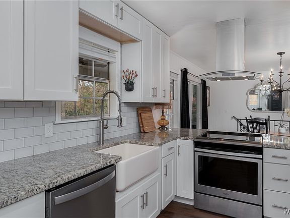 4th image of 11217 Breeze Dr