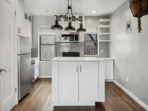 21-16 35th Street #5B, Astoria, NY 11105