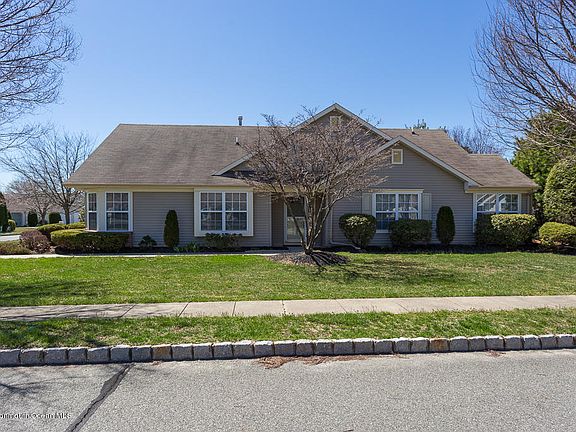 3rd image of 2668 Rockport Ln