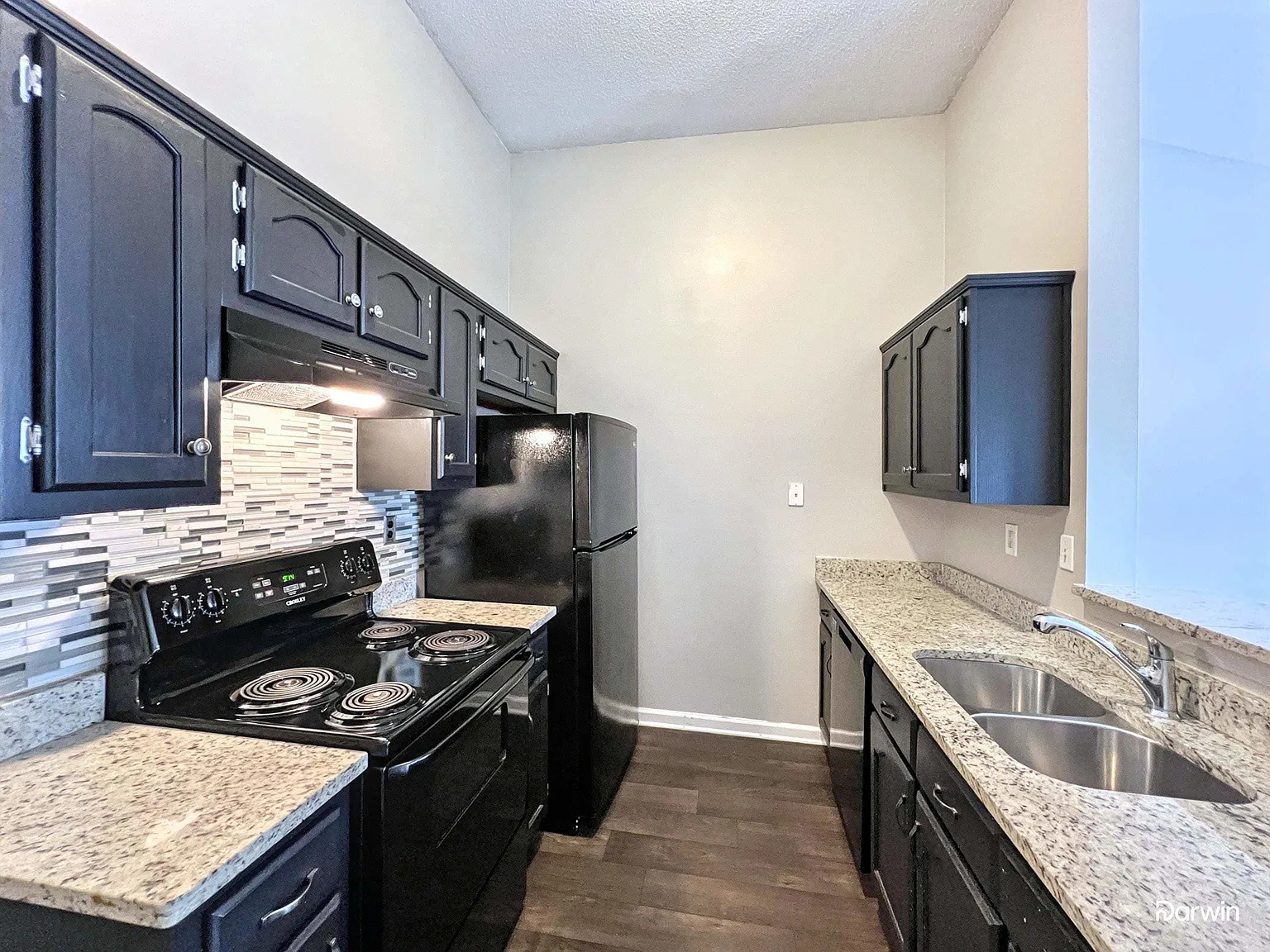 3 bed, 2.0 bath, 1155 sqft, $1,765 — Photo 3
