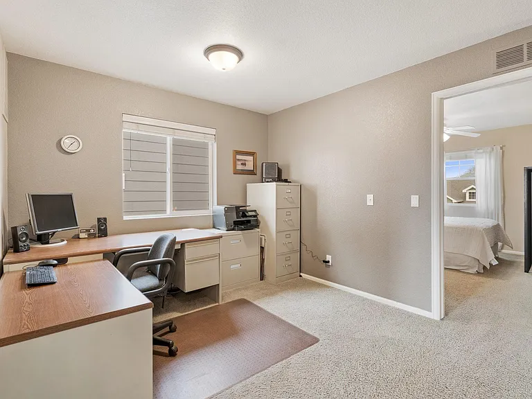 1933 Falcon Ridge Dr — Photo 16